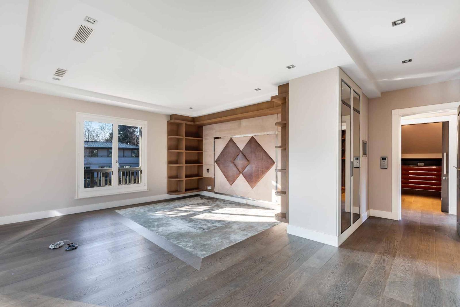 Exceptional Property with Indoor Swimming Pool