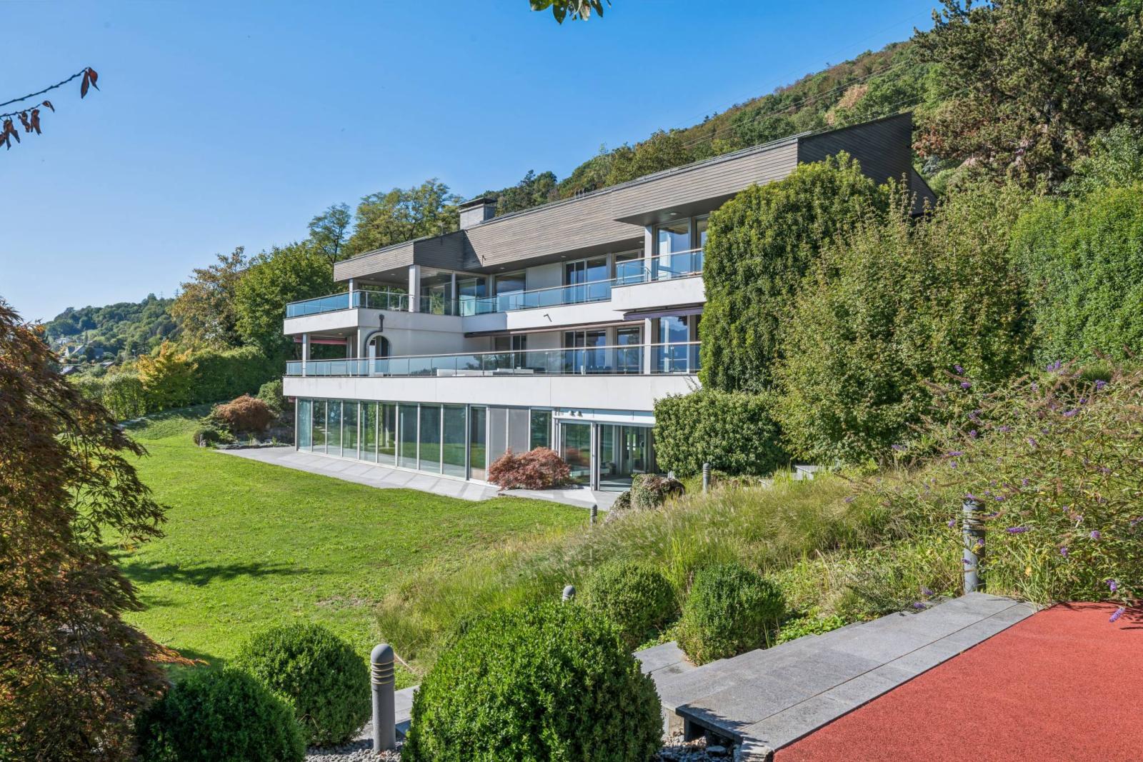 Prestigious Manor Property with Panoramic Lake Views