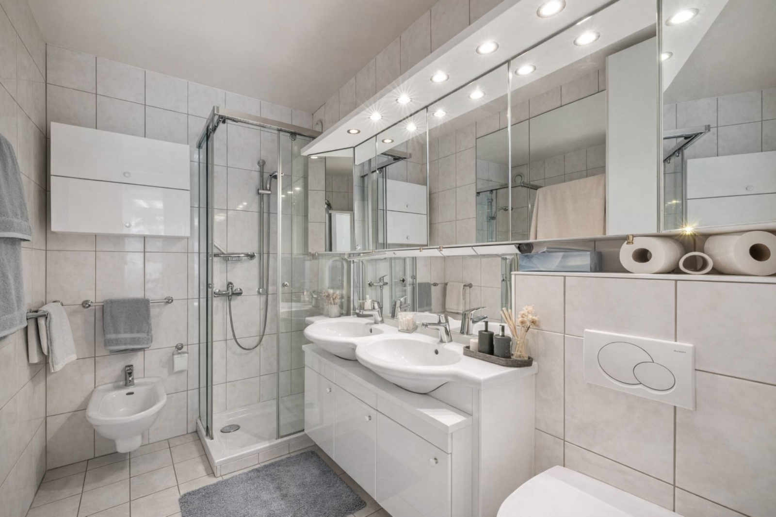 Charming apartment on the Quai des Fleurs