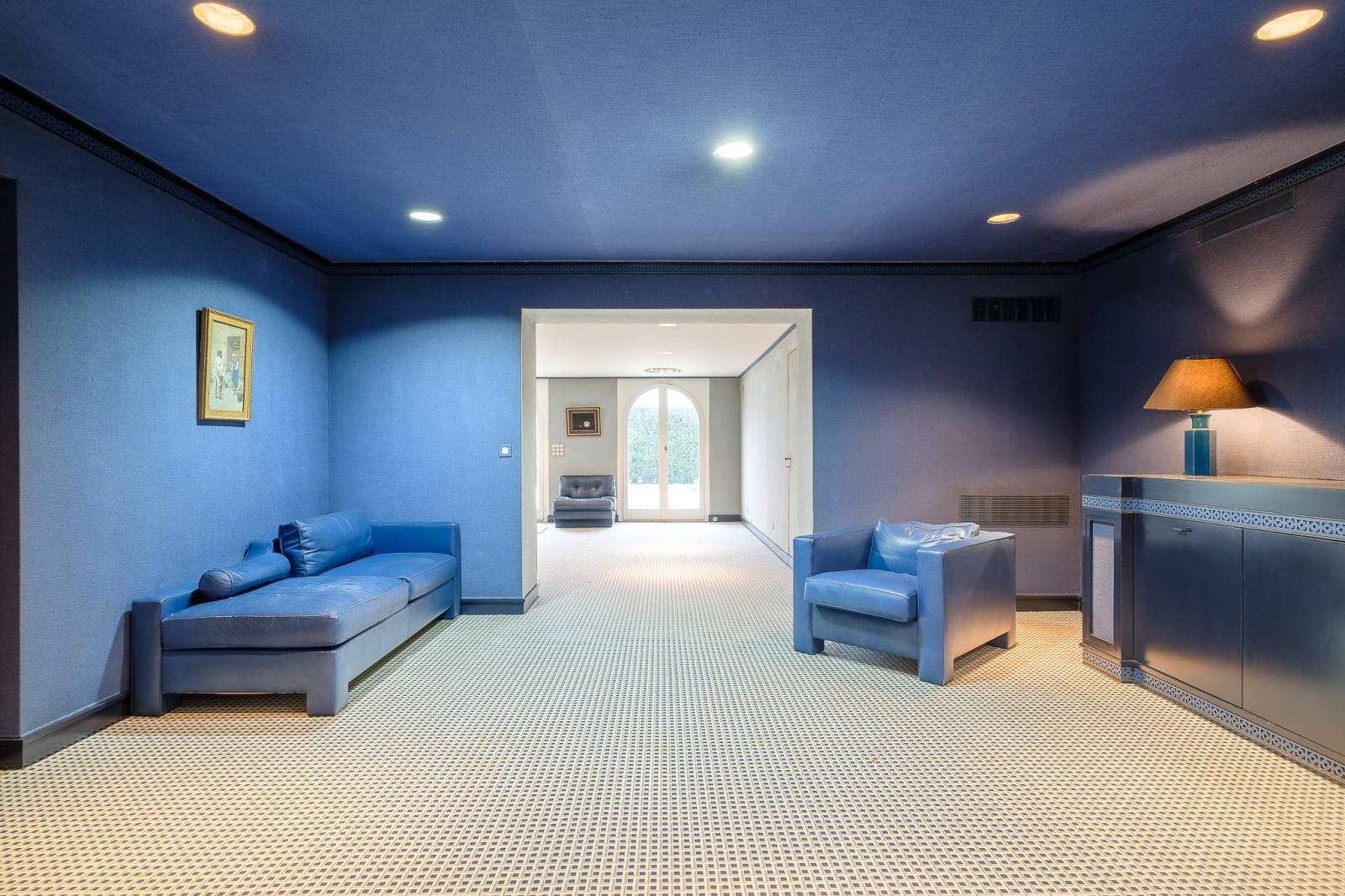 Spacious manor house divided into two residences, offering stunning lake views.