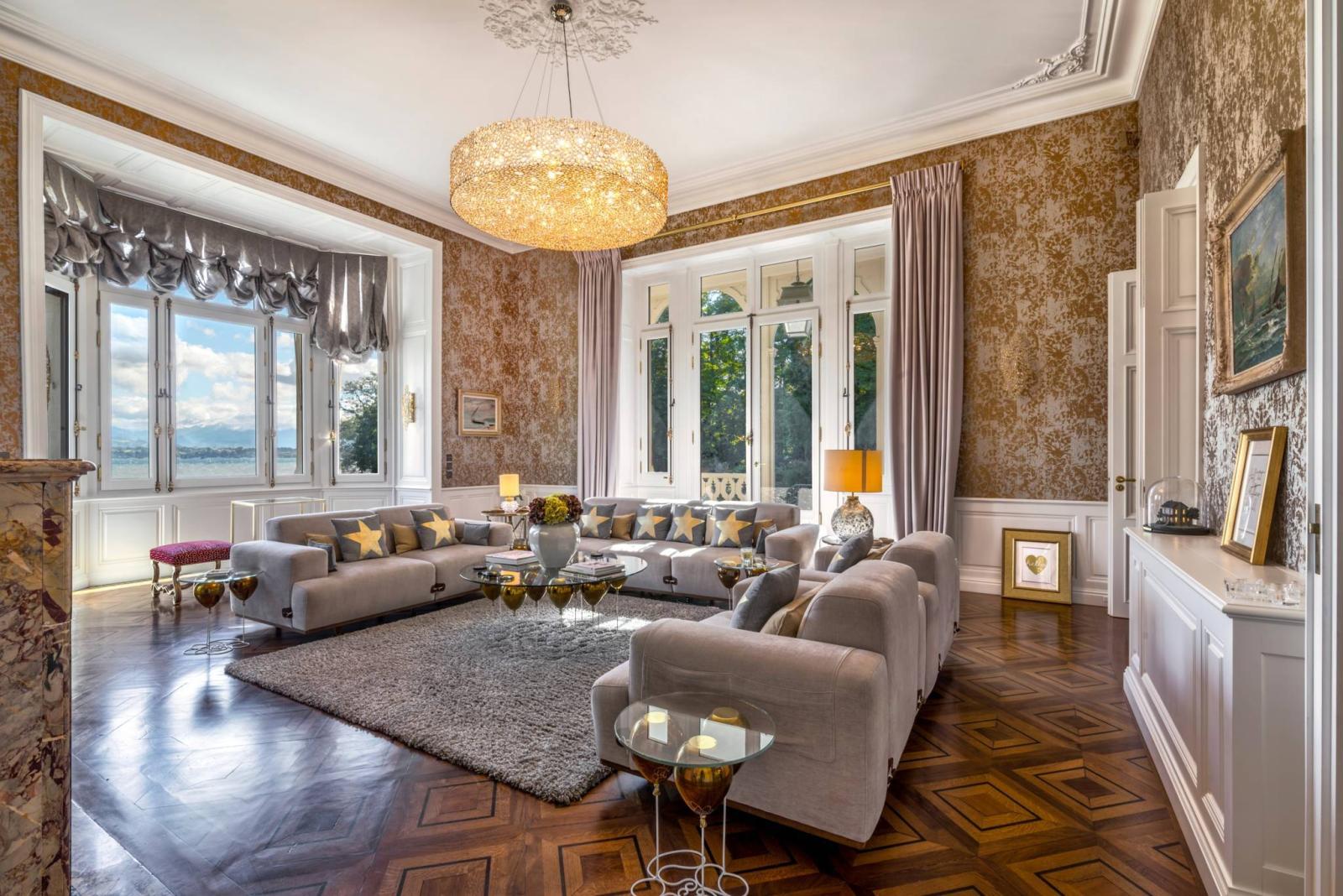 Luxurious Waterfront Mansion