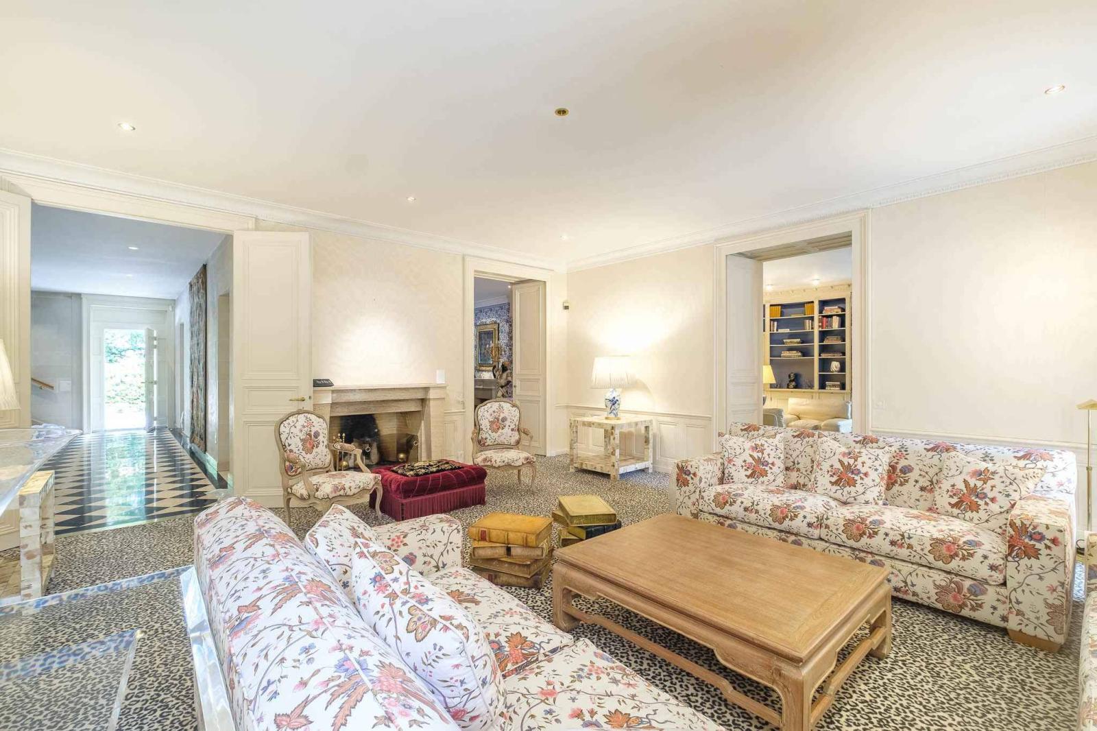 Exclusive listing: Magnificent estate with outbuildings