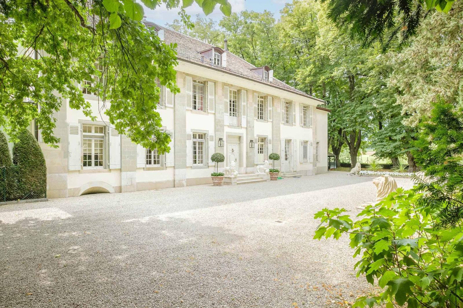 Exclusive listing: Magnificent estate with outbuildings