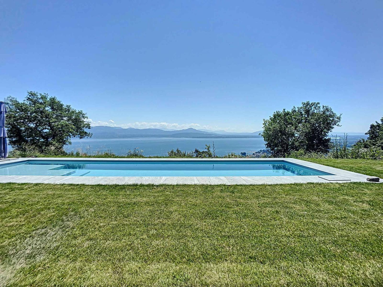 Superbe propriété rénovée avec piscine et vue imprenable