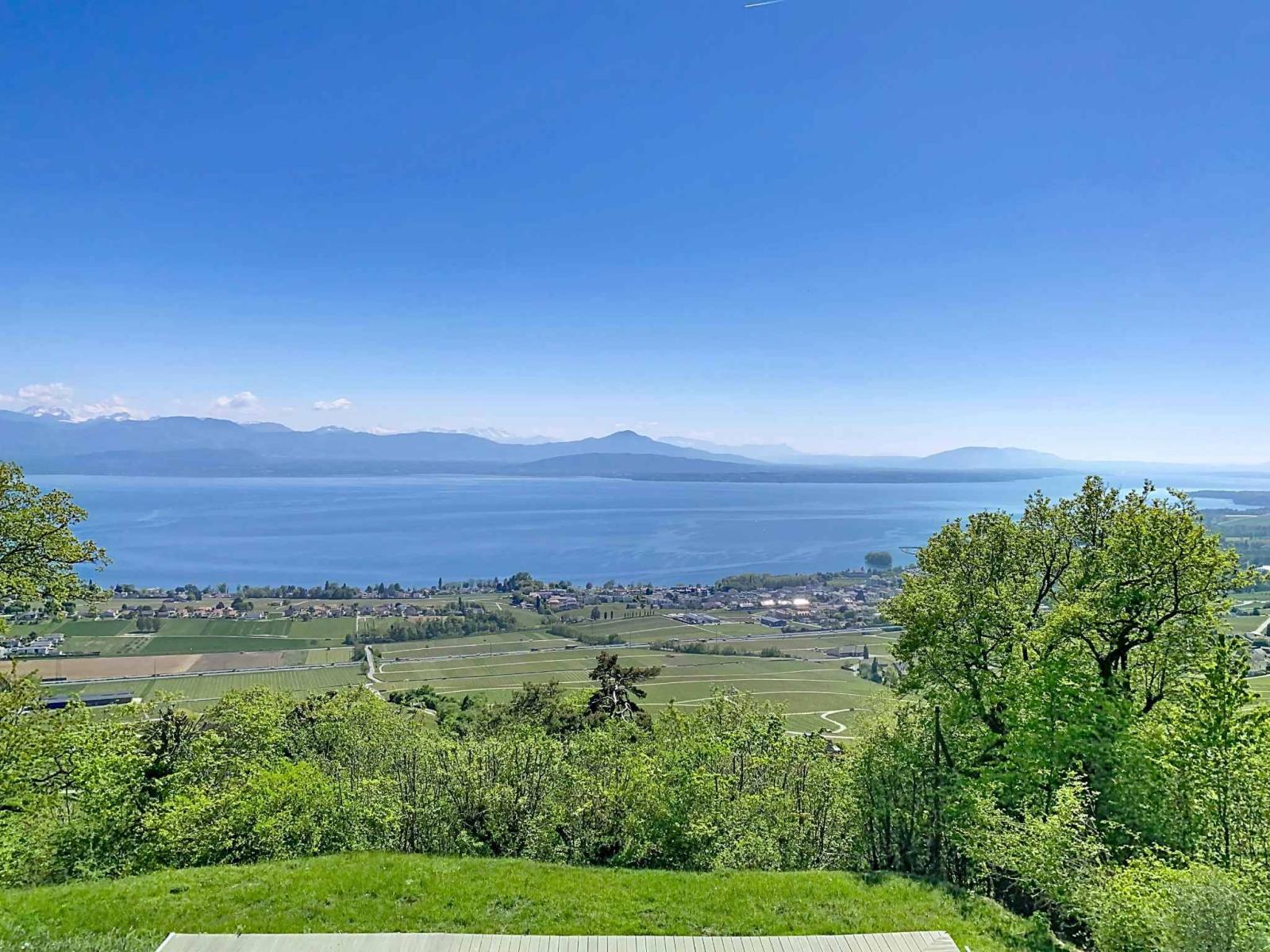 Superbe propriété rénovée avec piscine et vue imprenable