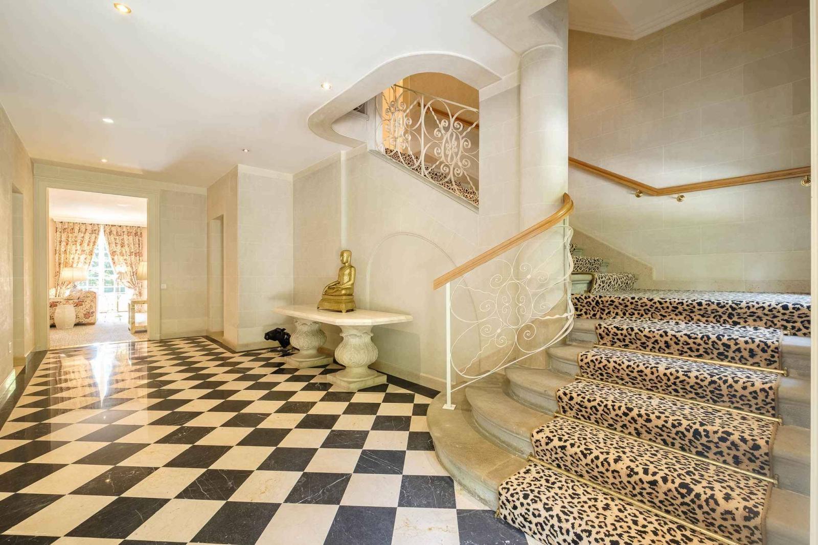 Exclusive listing: Magnificent estate with outbuildings