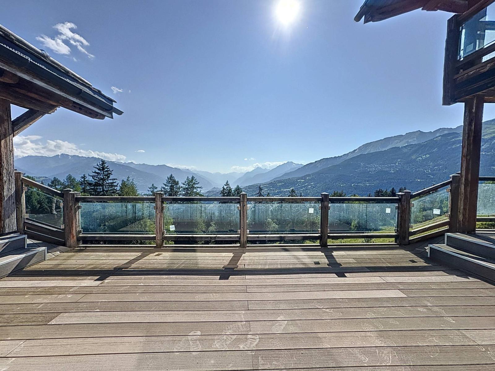 MAGNIFICENT CHALET WITH PANORAMIC VIEW (SOLD UNFINISHED)